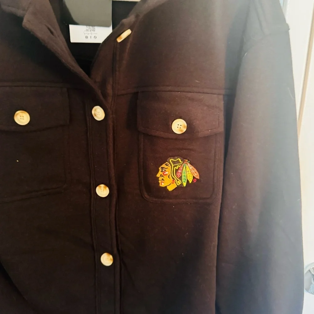 Chicago Blackhawks NWT Fleece Button Down Shirt Black Size M - Picture 6 of 6